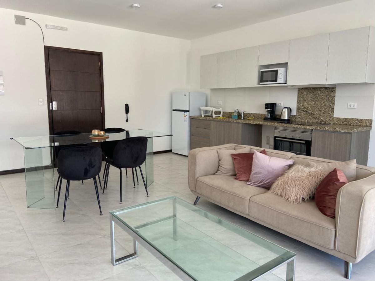 Hermoso Departamento Con Piscina Y Estacionamiento Асунсьйон Екстер'єр фото